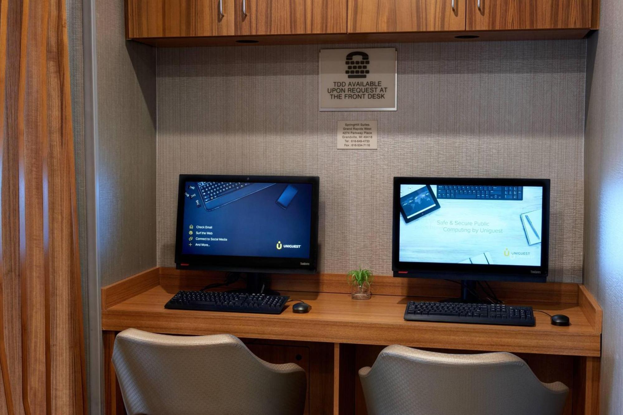 גרנדוויל Springhill Suites By Marriott Grand Rapids West מראה חיצוני תמונה